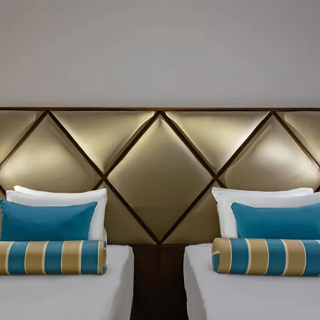Papillon Ayscha & Hotel